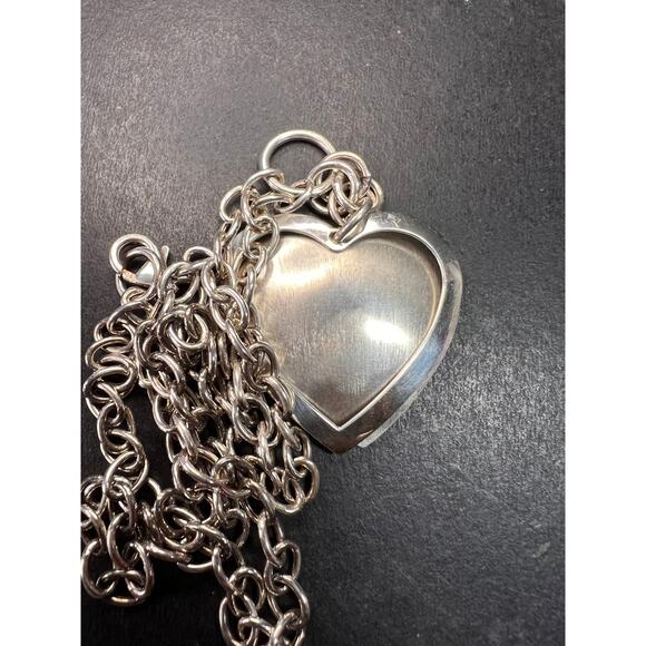 Vintage sterling silver heart framed pendant and chain necklace - Picture 8 of 16